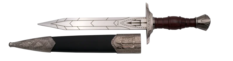 Daga 10776 Percy Jackson, Hijo de Neptuno replica no oficial, el pomo y la guarda son en color niquel con la empuñadura en color madera. El tamaño total es de 30.5cm con un dibujo en negro con la hoja de acero. La vaina es negra con acabados en color niquel. Ref. 10776