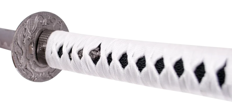 Wakisashi 11002MB "Corage, Deber y Lealtad" el último samurai vaina blanca con grabado "Corage, Deber y Lealtad" de 79 cm hoja de acero, mango con encordado blanco, con soporte. Ref. 11002MB