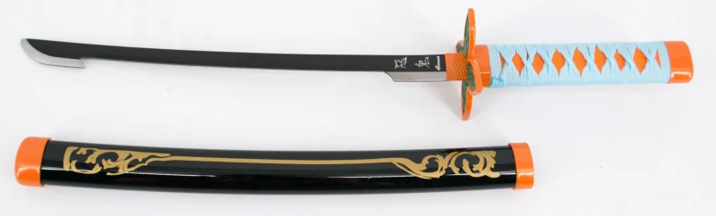 Katana S0283 de Demon Slayer empuñada por Kochou Shinobu réplica no oficial de 40 cm hoja de acero, mango con encordado de color azul cielo con piel de imitación de raya color naranja, vaina con detalles. Ref. S0283 - Imagen 2