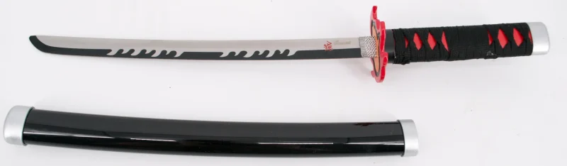 Katana S0289 de Demon Slayer Katana Mingshao empuñada por Kamado Tanjirou réplica no oficial de 40 cm hoja de acero, mango con encordado negro de polipiel e imitación de piel de raya en color rojo, vaina negra con detalles en gris. Ref. S0289 - Imagen 2