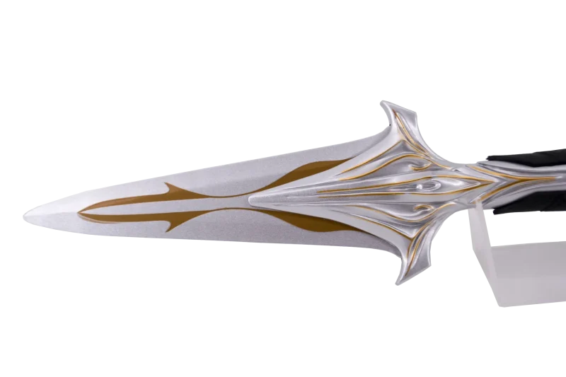 Lanza S0516 Modelo Assasins creed, Modelo No oficial, con un tamaño total de 65.5 cm, hoja de acero. Con soporte. Ref. S0516