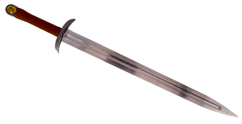 Espada S3329 de Uhtred de The Last Kingdom réplica no oficial, el mango está acabado en polipiel con un pomo con resina. El tamaño total es de 94 cm la hoja es en acabado acero, incluye soporte para colgar en la pared. Ref. S3329 - Imagen 3