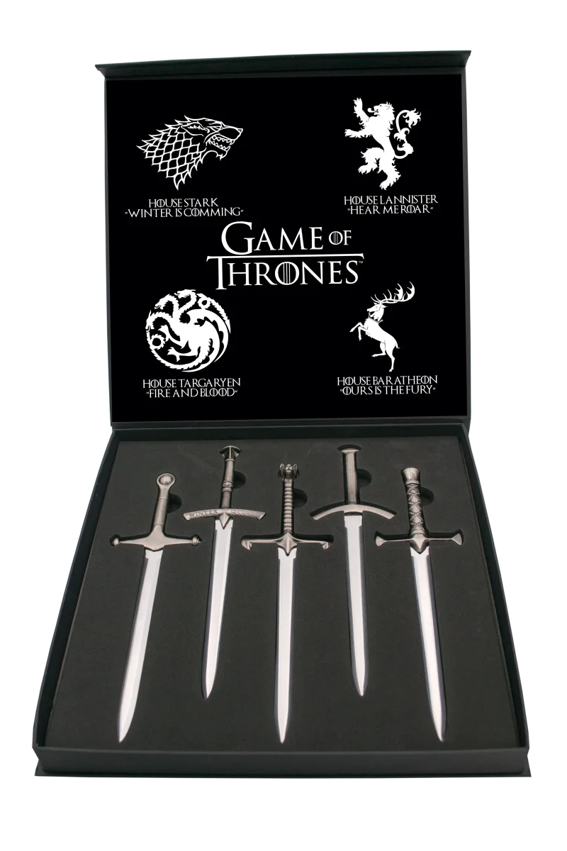 Juego de 5 Abrecartas 1112, caja con 5 abrecartas de colección, replica no oficial, la caja viene decorada en la parte exterior y por la parte interior. El tamaño total es de 28cm x 28cm, las hojas de los abrecartas son de acero. Ref. 1112 - Imagen 3
